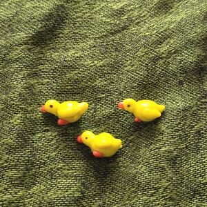 Glass duck beads